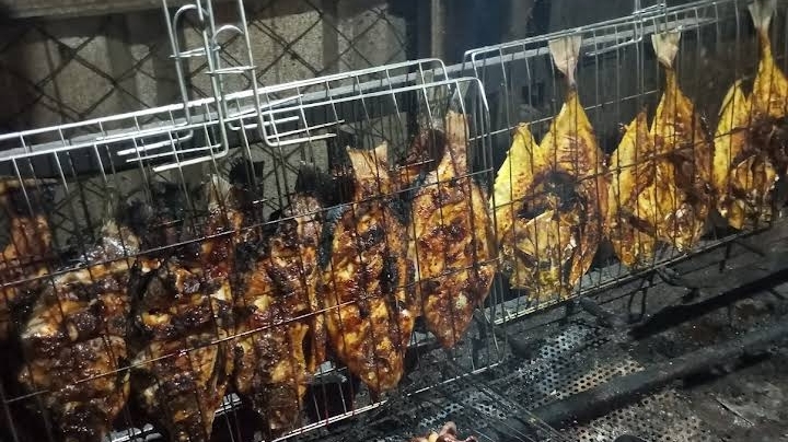 Suasana Kedai Ikan Bakar Kang Wawan